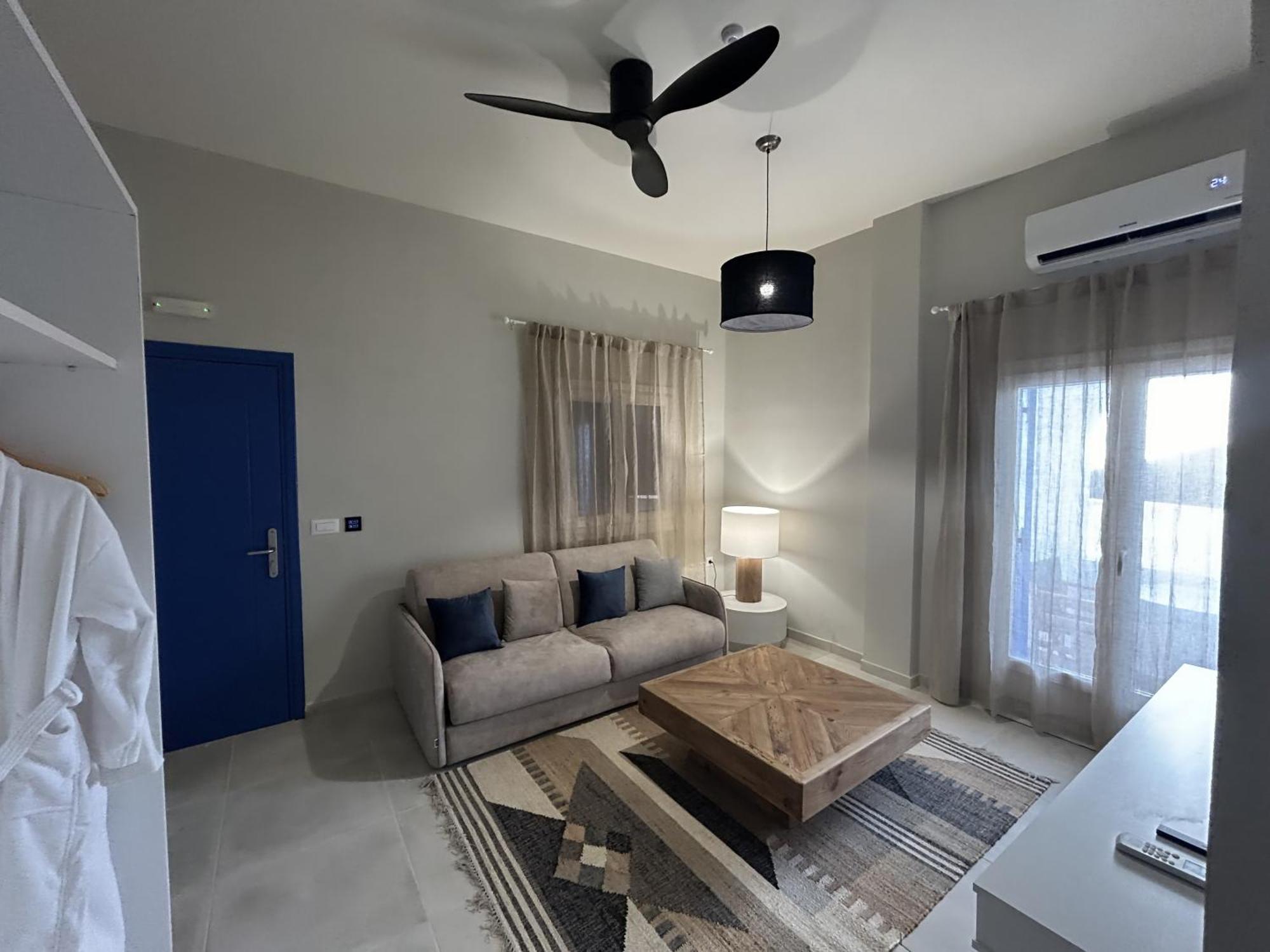 The Noverian Bios Santorini Boutique Hotel Fira  Room photo