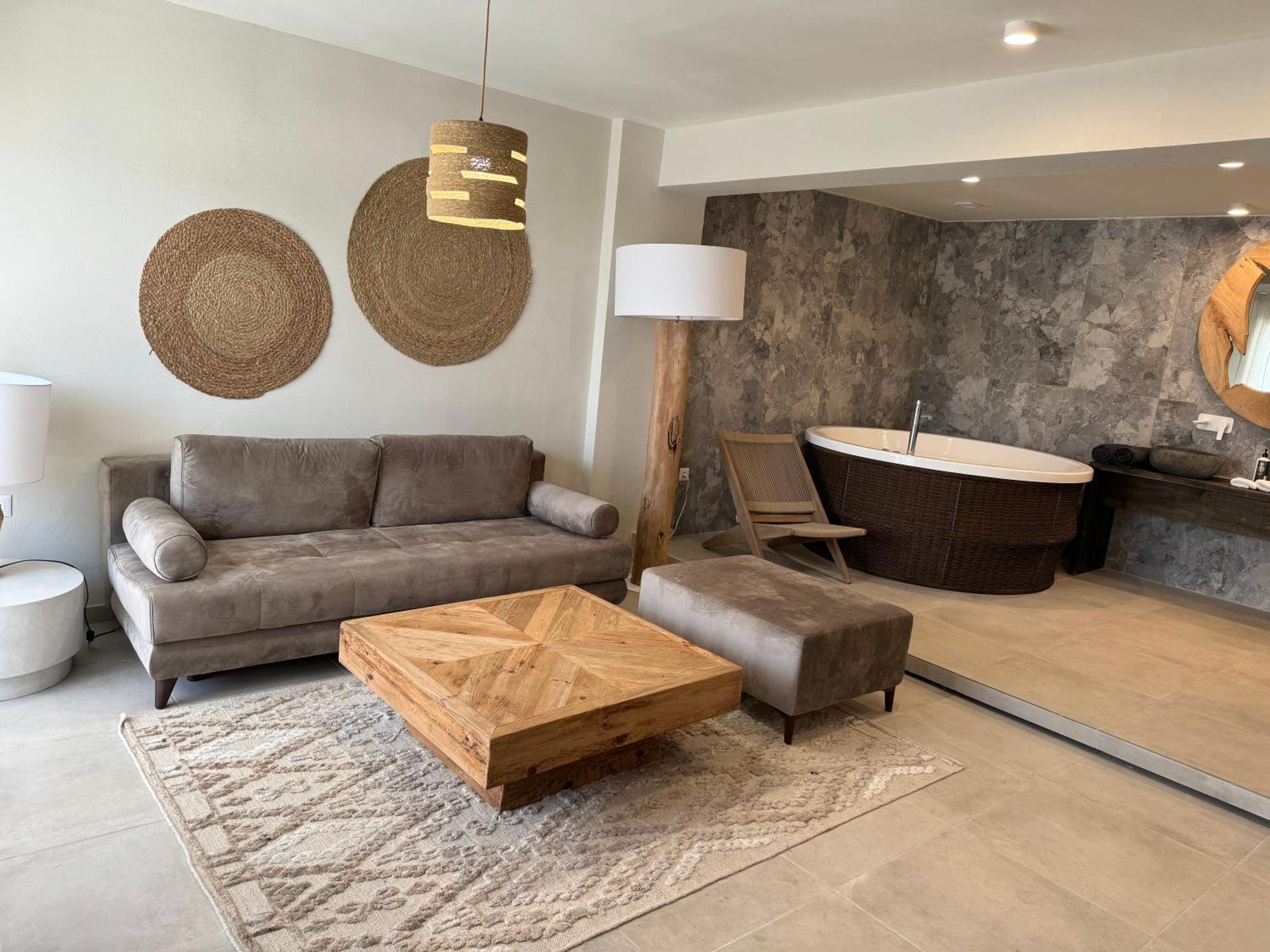 The Noverian Bios Santorini Boutique Hotel Fira  Room photo