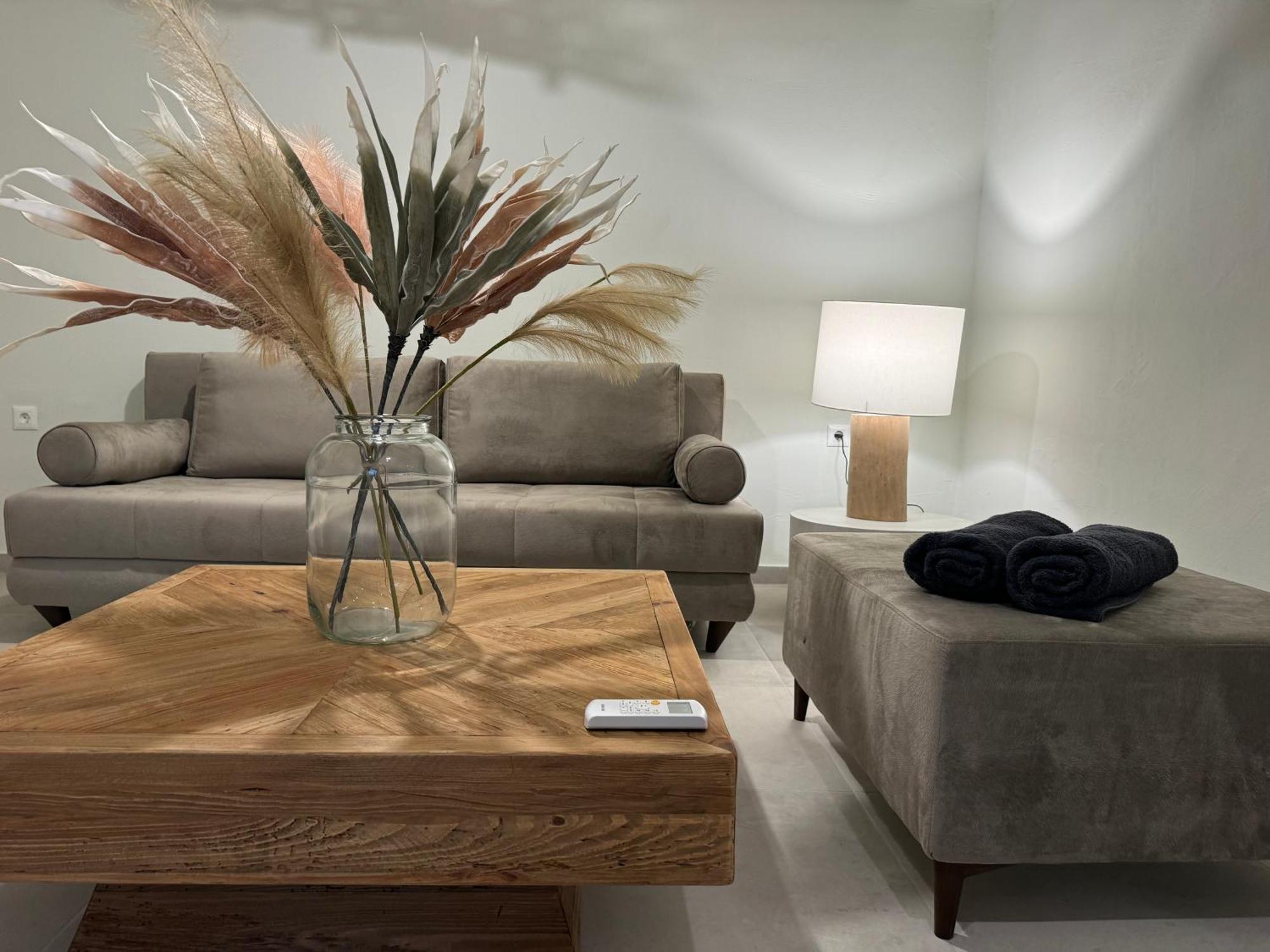 The Noverian Bios Santorini Boutique Hotel Fira  Room photo