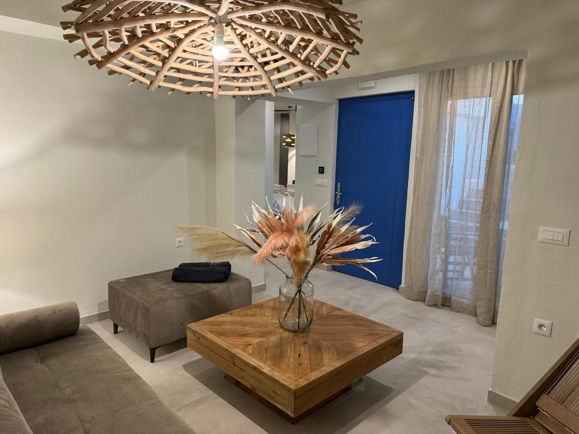 The Noverian Bios Santorini Boutique Hotel Fira  Room photo