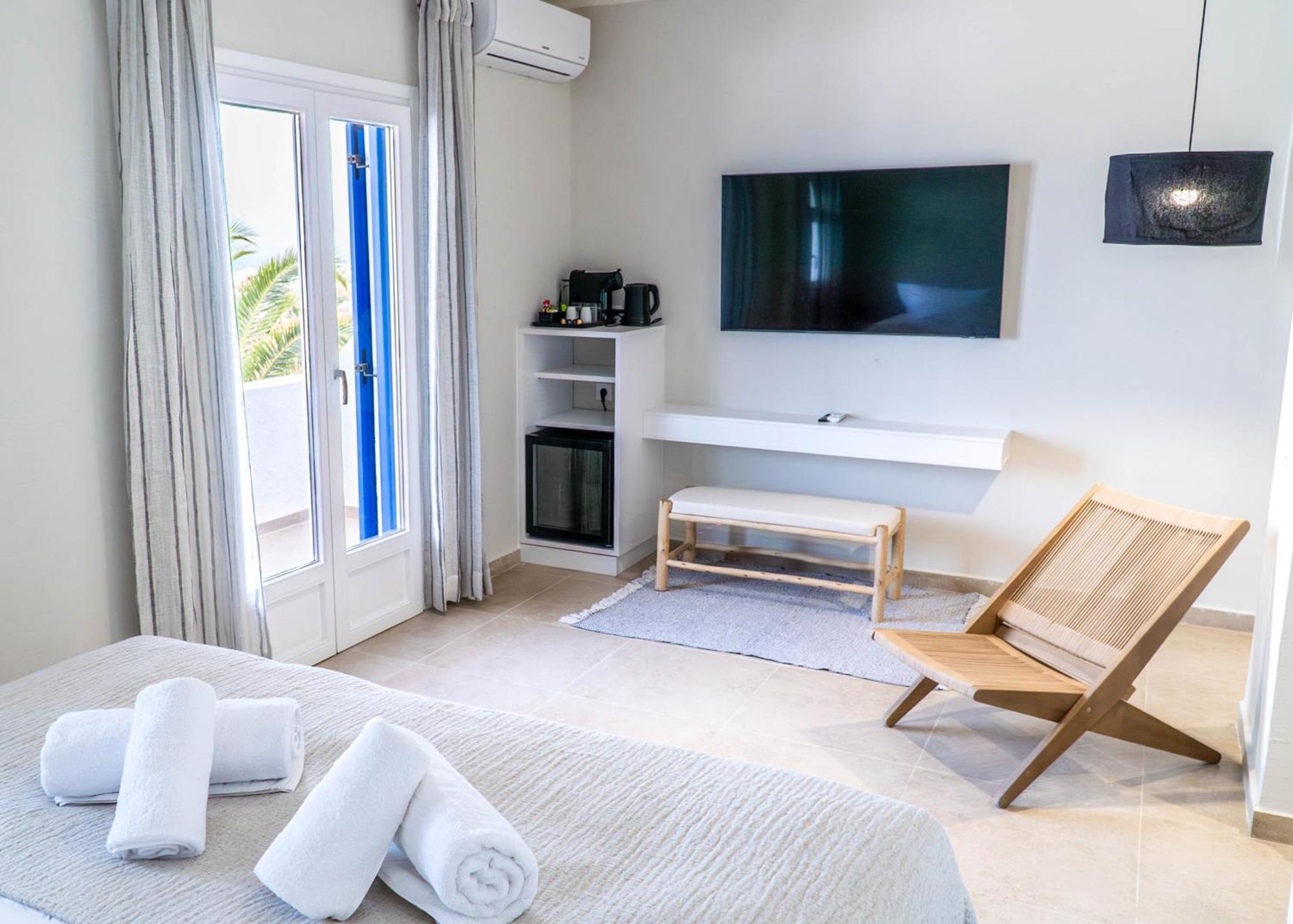 The Noverian Bios Santorini Boutique Hotel Fira  Room photo
